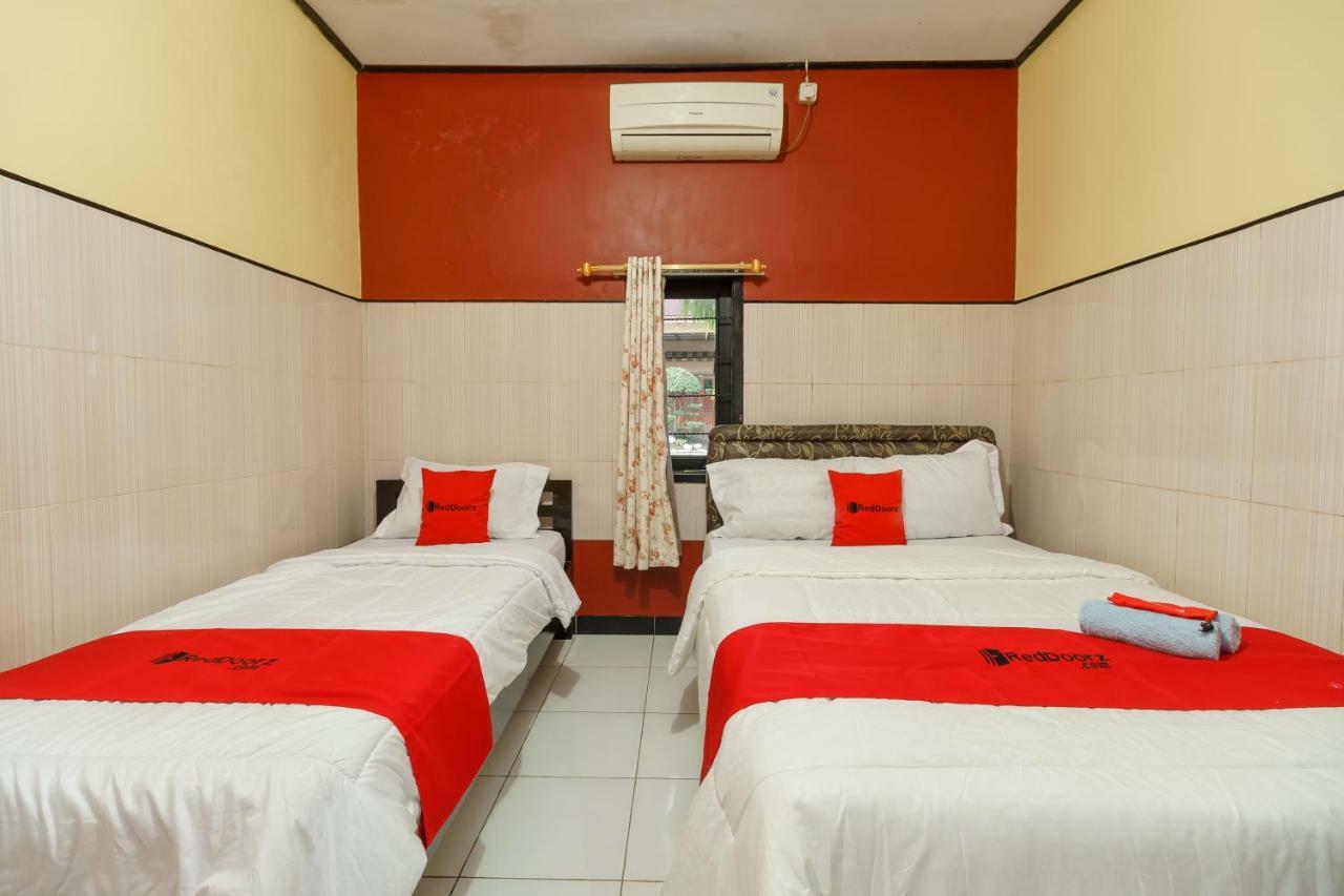 Reddoorz Syariah Near Ciledug Station Hotel Cirebon Exterior photo